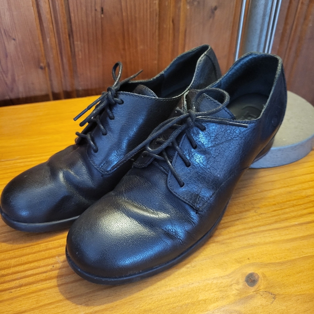 Born black leather oxford